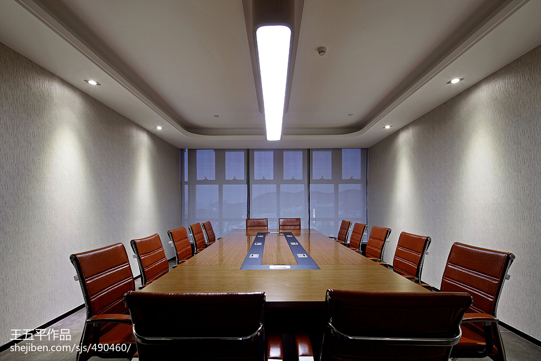 現代化集團辦公會議室設計效果展示